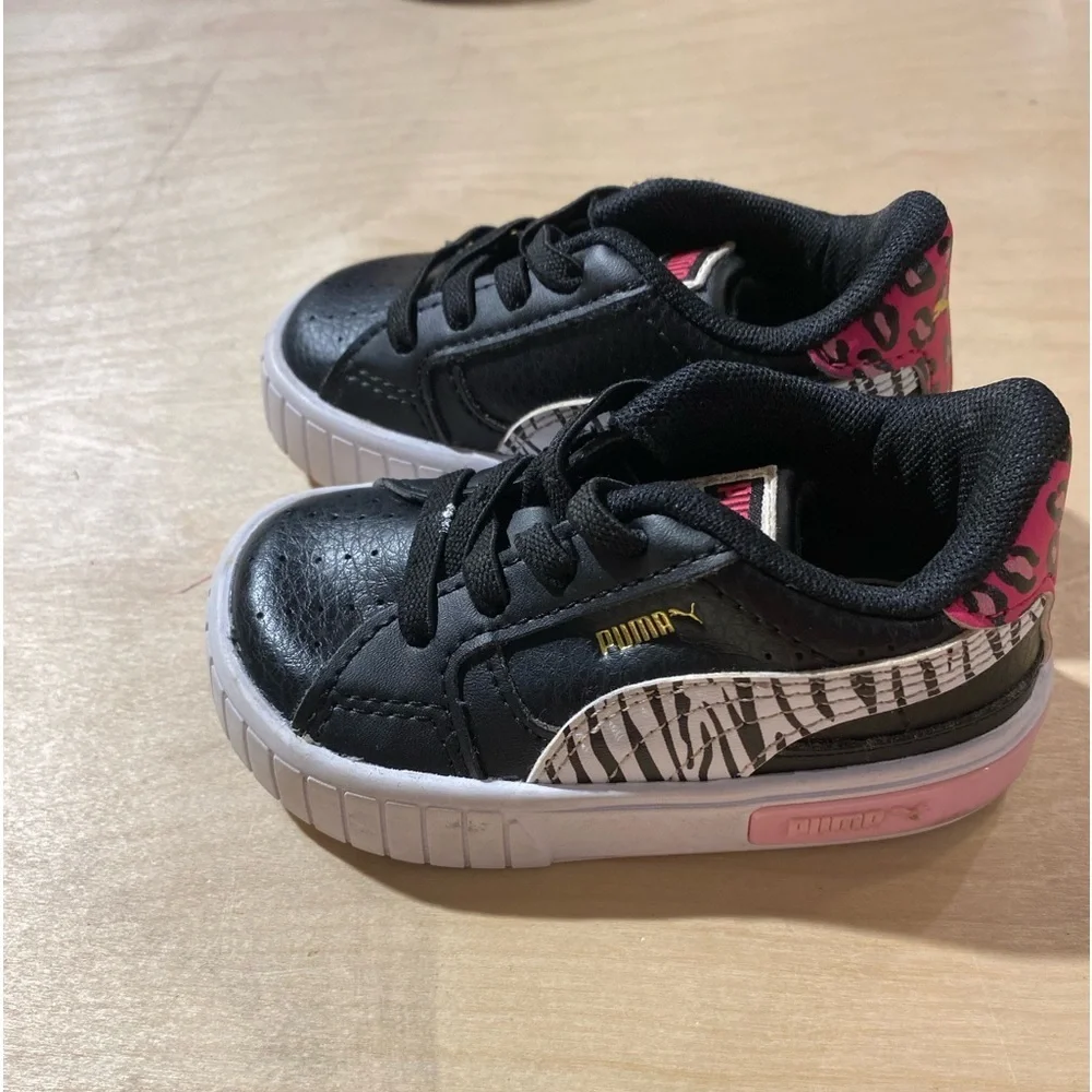 Puma Infant Sneakers size 5C (JY)